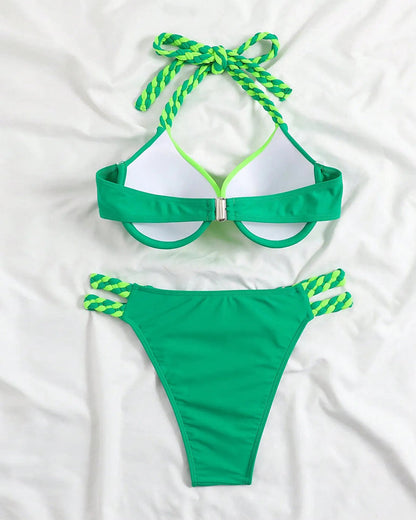 Conjunto de bikini con tirantes y bloques de color