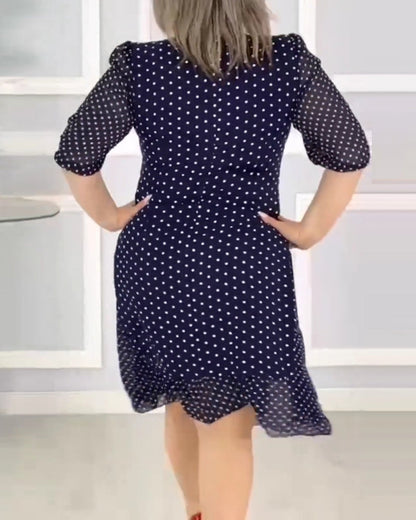 Elegantes Kleid mit halben Ärmeln und Polka Dot-Print